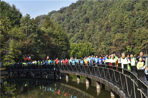 崇义县有多少人口_第四届中国 崇义阳明山万人徒步大会将于11月21号举行(2)