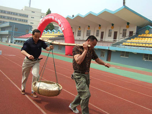 挑扁担扛沙包赶猪跑浦口第三届农民运动会趣味连连