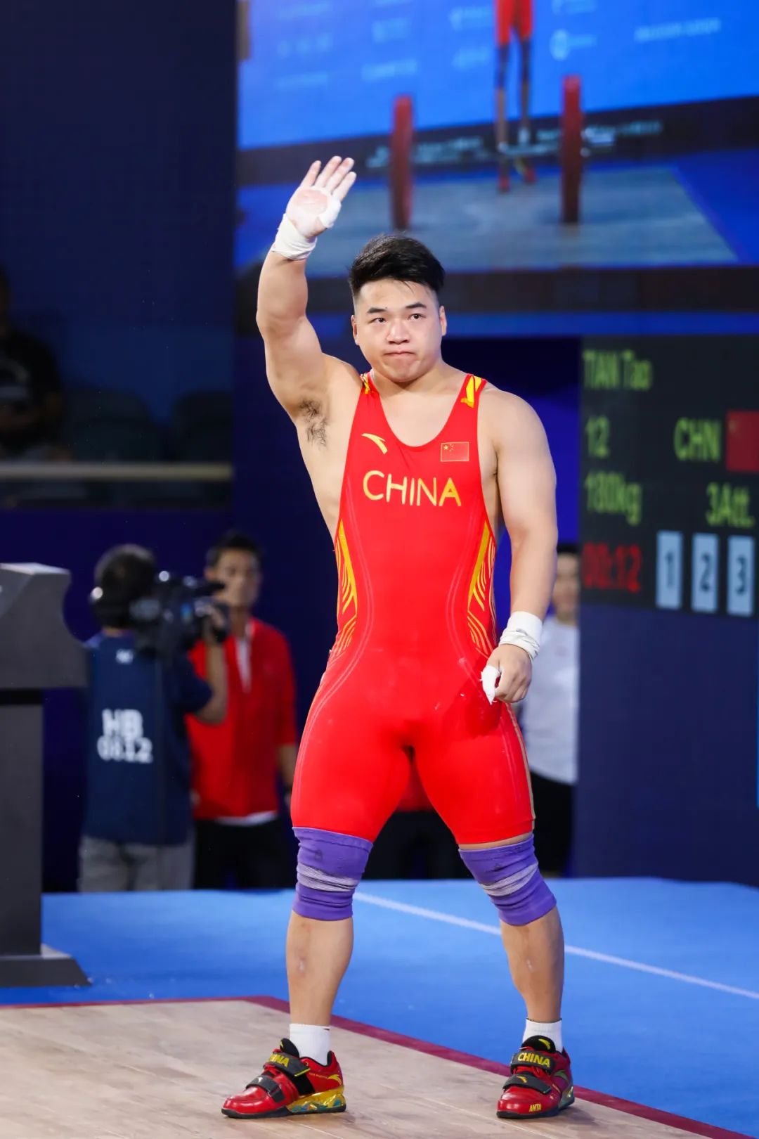 湖北体育和汪周雨一起看田涛狮吼