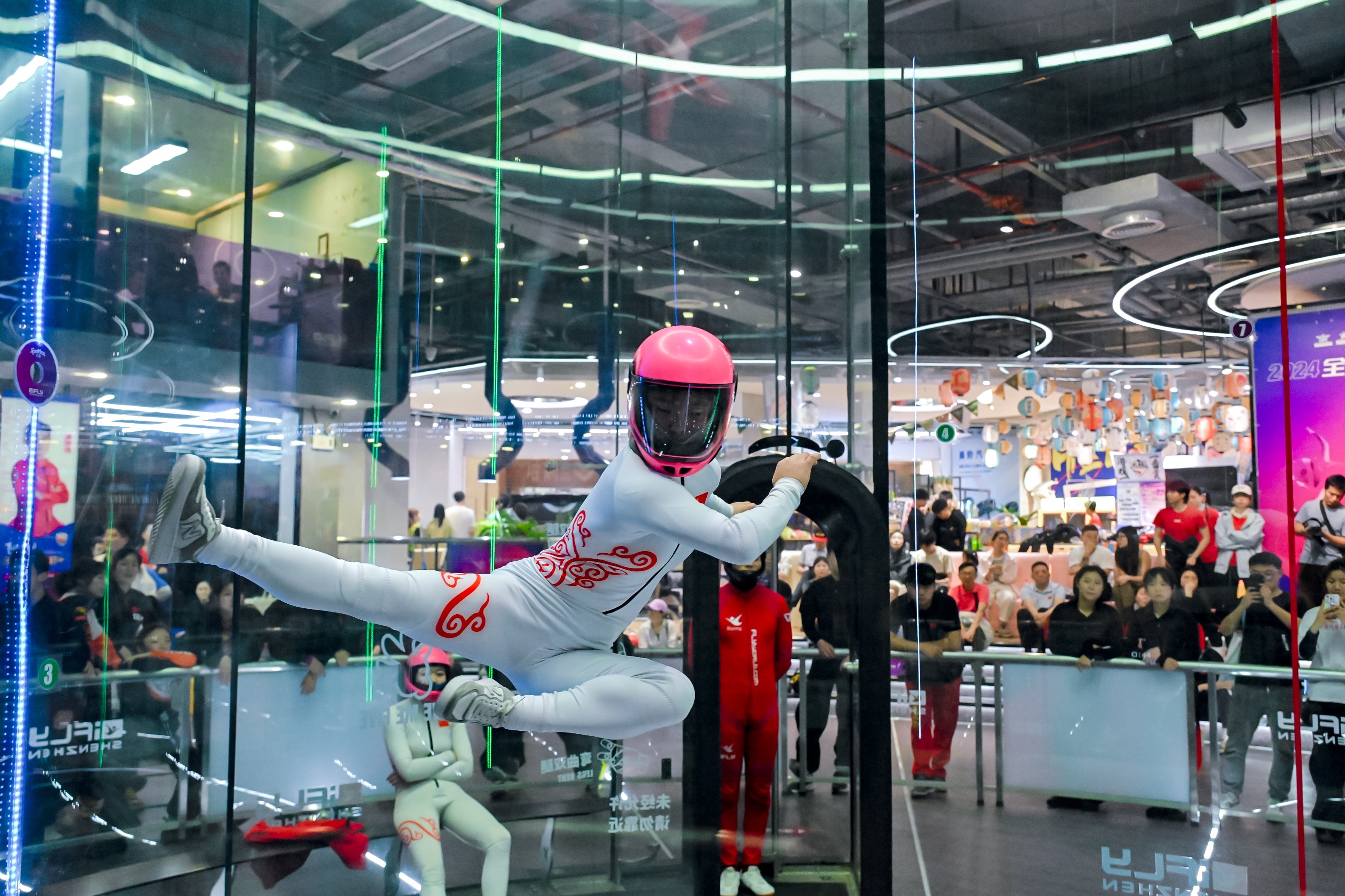 全国室内跳伞风洞冠军赛引领都市新风尚