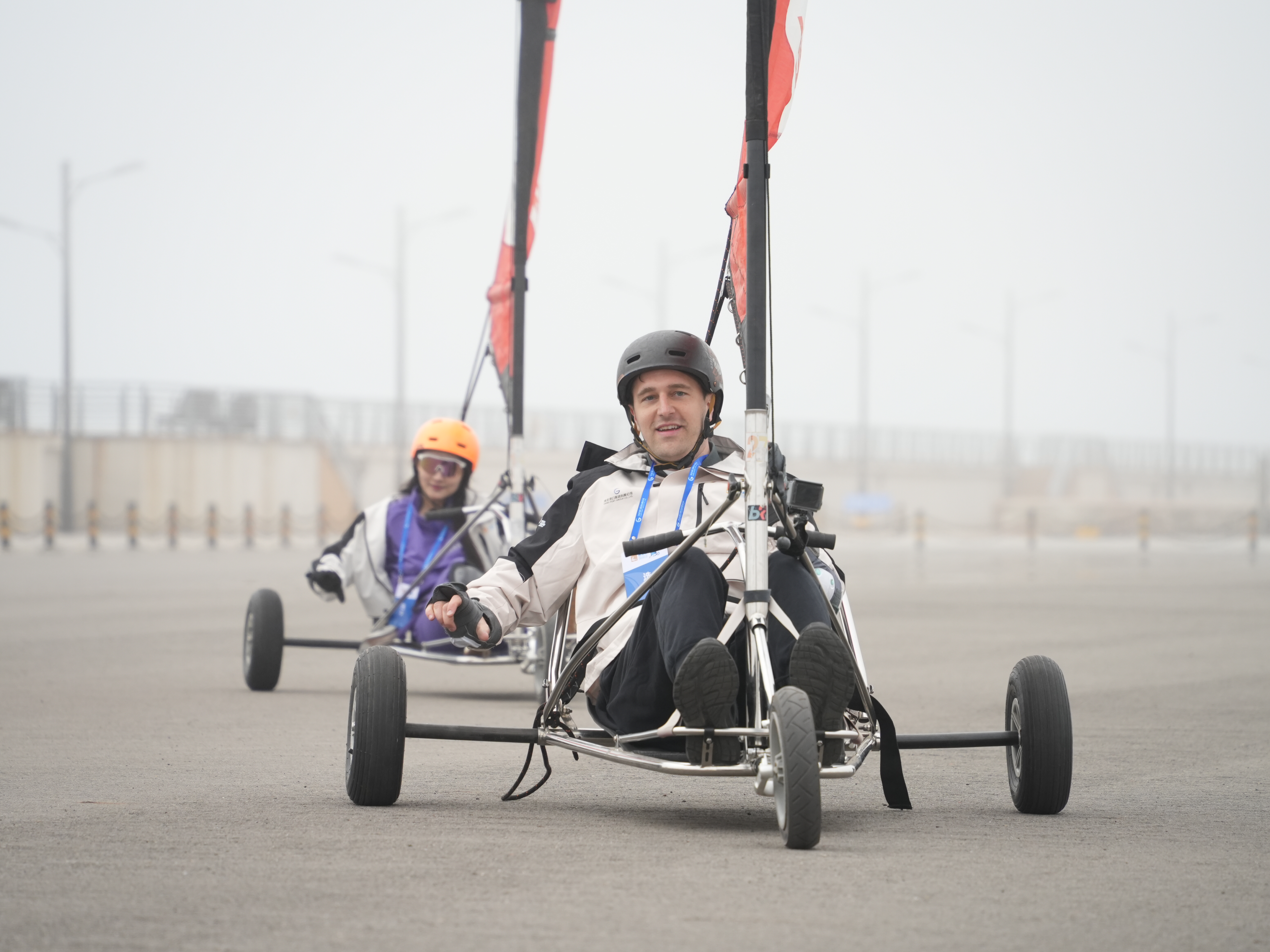 秦皇岛举办第四届全国陆地风帆车公开赛