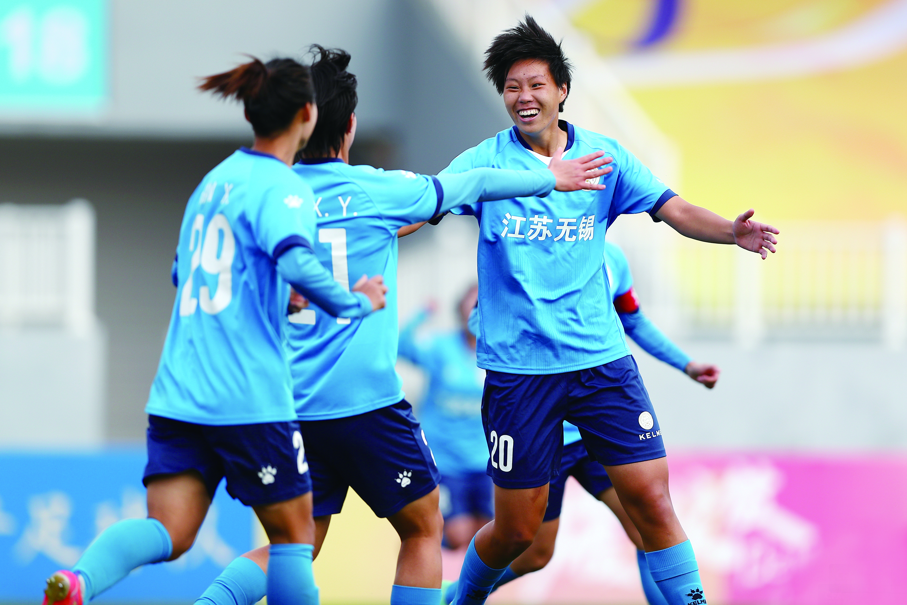 江苏足协接收苏宁女足继续踢女超 女足国脚有着落_江苏女足联赛亚军_年轻球员成长