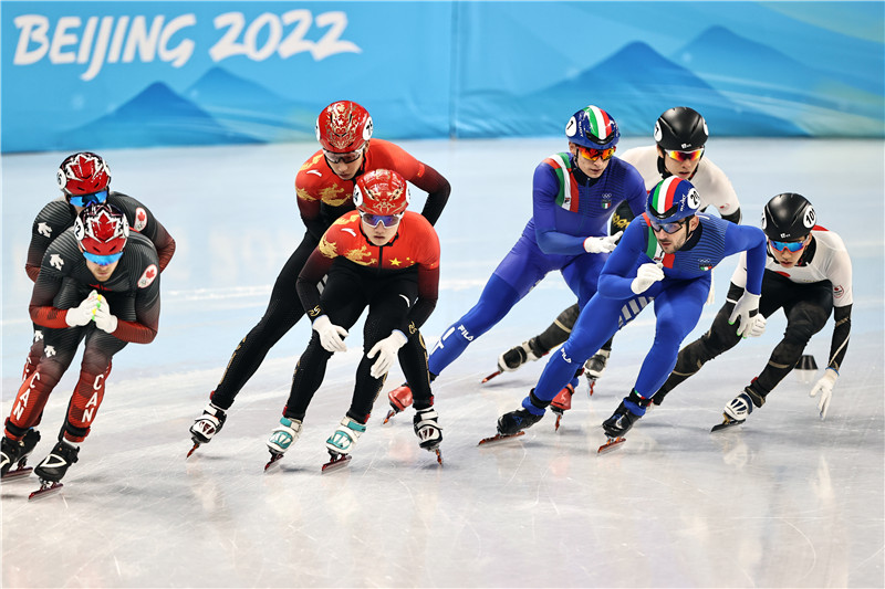 一波三折晋级5000米接力决赛——中国短道速滑男队不畏强敌