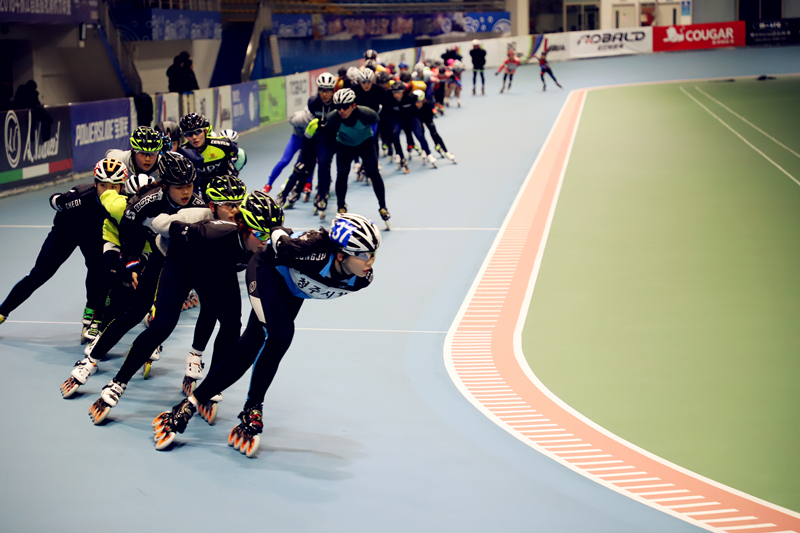 2月12日,海宁国际轮滑运动中心轮滑馆迎来了韩国,印度尼西亚等多支