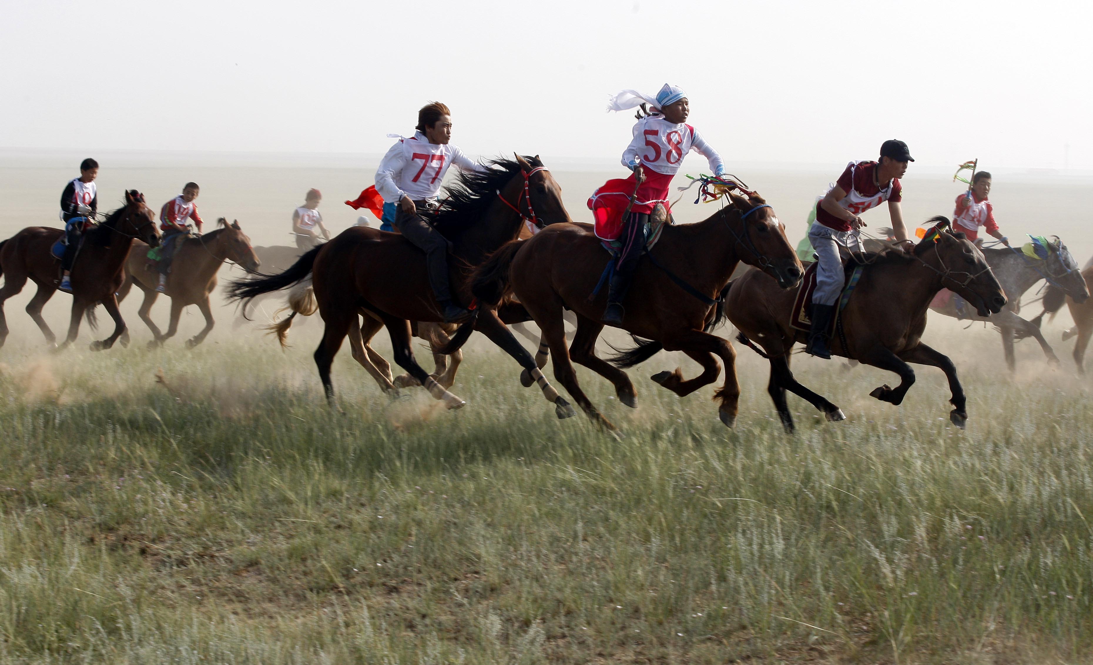 体育旅游之到内蒙古去体验那达慕大会