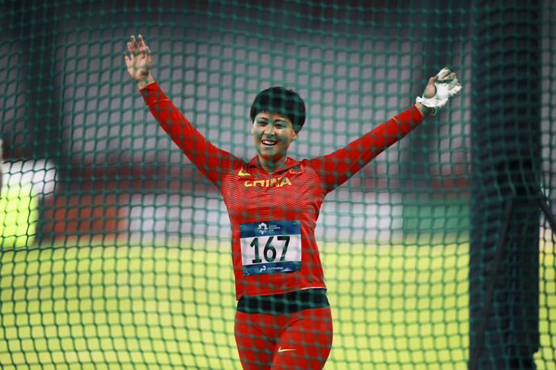 女子链球选手罗娜努力训练备注东京奥运