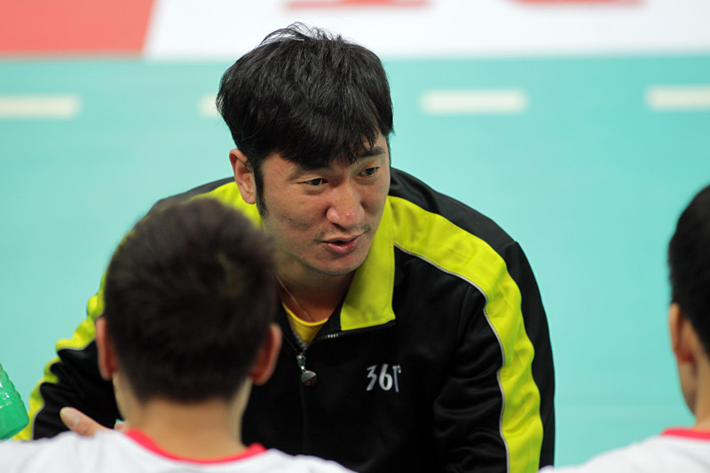 担任国青男排教练隋盛胜低谷期不断学习