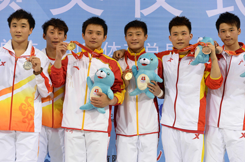 男双10米台四川队杨健邱波夺冠组图