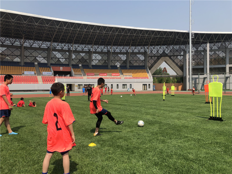 2019年北京市房山区中小学生足球联赛5月25日在房山区良乡体育中心