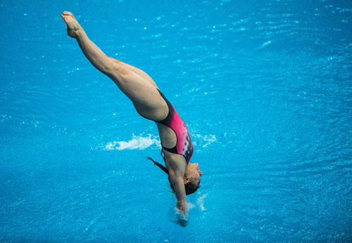 跳水系列赛 何姿进女单3米板决赛(组图)