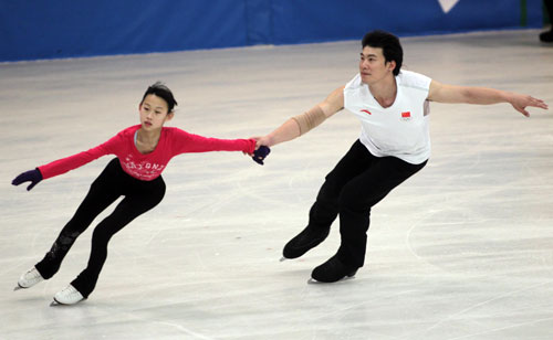 2012年5月7日下午三点,中国花样滑冰选手张昊与新搭档彭程在