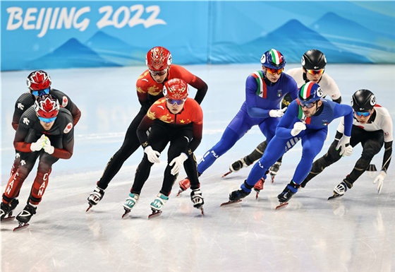 一波三折晋级5000米接力决赛——中国短道速滑男队不畏强敌