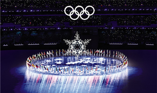 世界冰雪健儿依依不舍告别北京冬奥会——难说再见 一起向未来